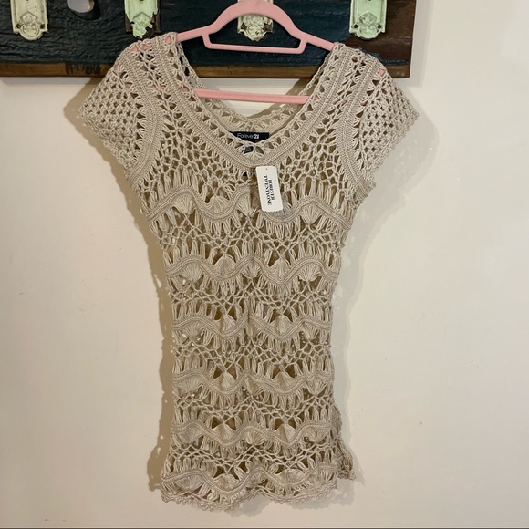 2/$25 Forever 21 Short Sleeve Nude Crochet Tunic Size Small - Picture 10 of 15